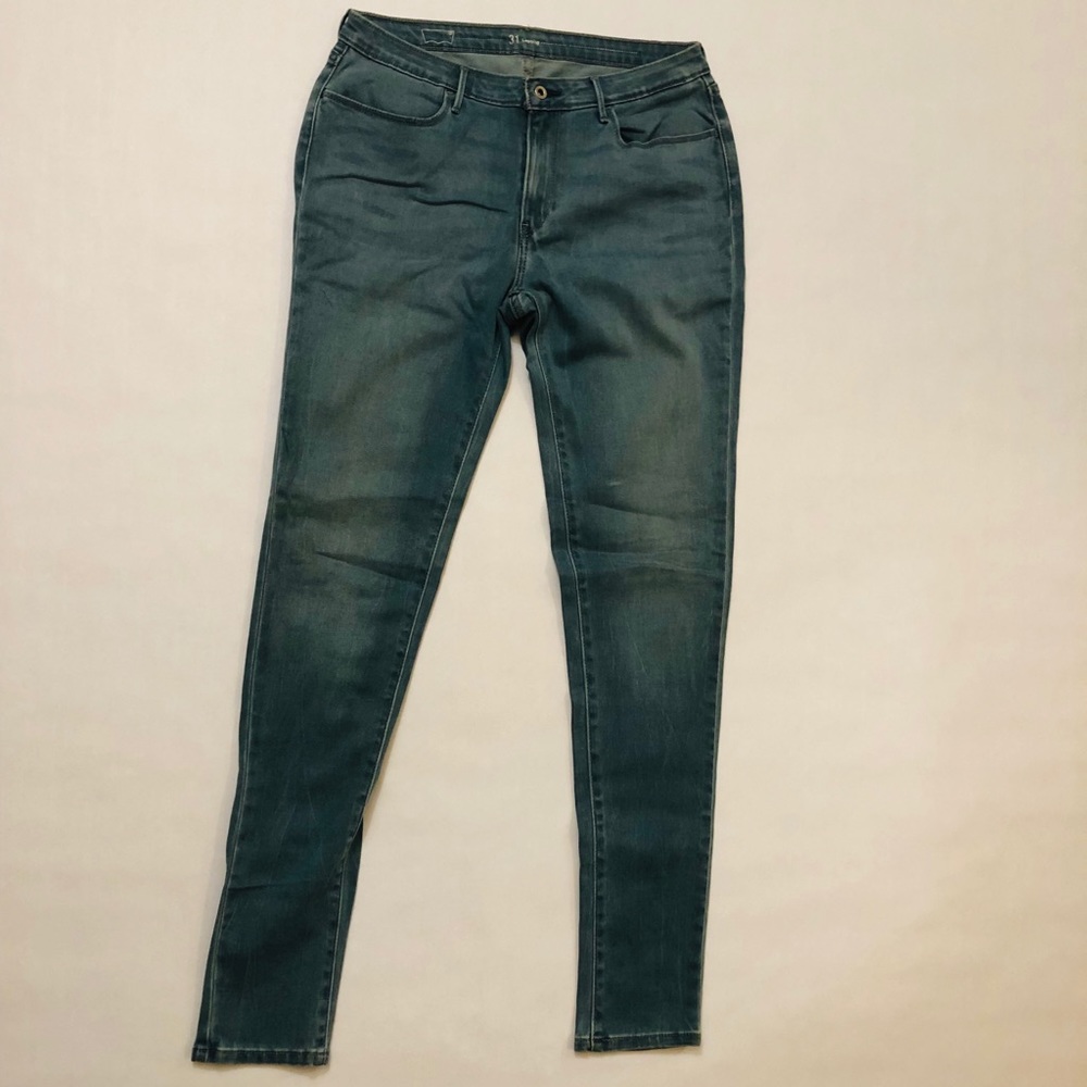 Levi’s low rise skinny leg jeans